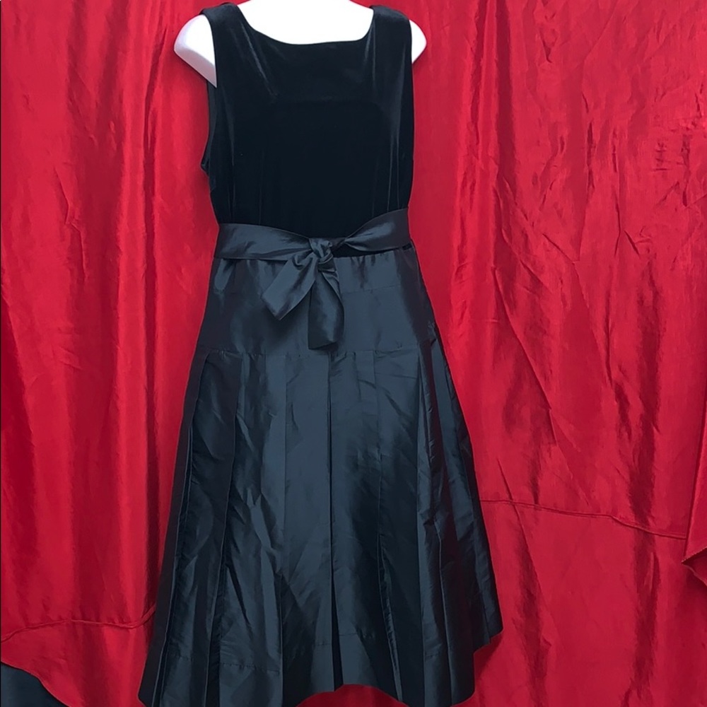 Black beauty Jones New York evening dress.